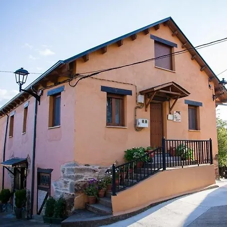 Cozy House In Tedejo, 130 Sqm, Peaceful Natural Surroundings בית נופש Tejedo