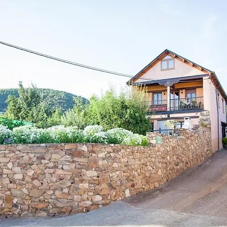 Cozy House In Tedejo, 130 Sqm, Peaceful Natural Surroundings בית נופש Tejedo