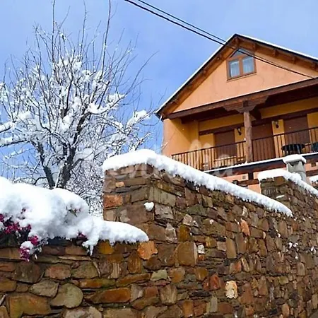 בית נופש Cozy House In Tedejo, 130 Sqm, Peaceful Natural Surroundings Tejedo