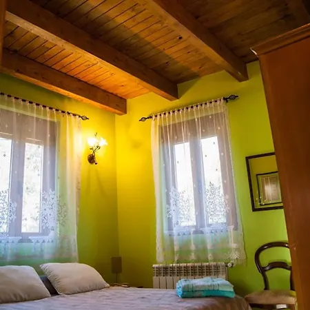 בית נופש Cozy House In Tedejo, 130 Sqm, Peaceful Natural Surroundings