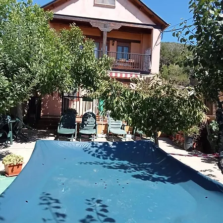 בית נופש Cozy House In Tedejo, 130 Sqm, Peaceful Natural Surroundings Tejedo